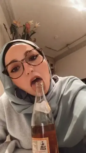 Wanna get in between these cheeks?