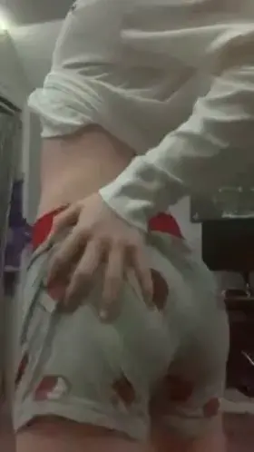 [18]santa’s coming early this year 🙈