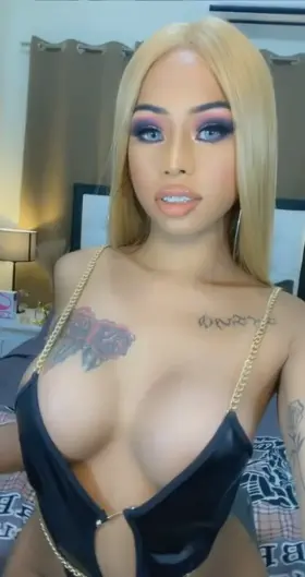 My first Gif... I always glam before I slam