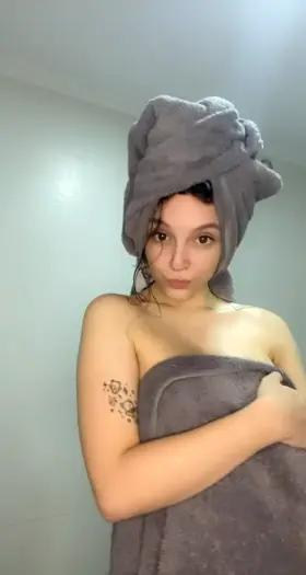 Just came out the shower and I’m waiting for u to come fuck me;)