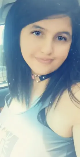 POV: your trying to eat lunch like the lady in the car but the girl next to you keeps flashing you