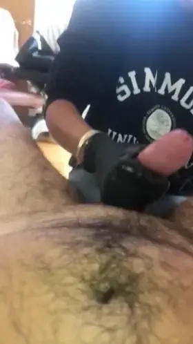 I love the feeling of stroking cocks with gloved hands. Who would like to try it out? ;)