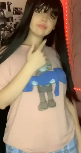 Do you like girls with small tits? It’s my drop for you 💖