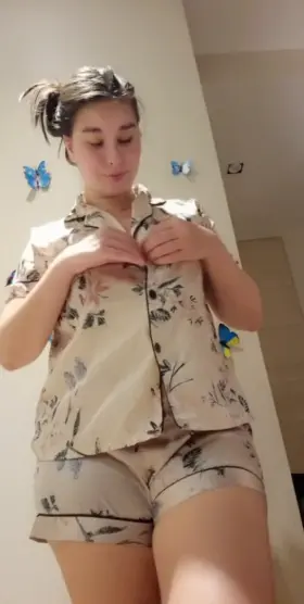 I think i got u with the tits but wait until i turn around 😈 just curious rate my body 1-10 keep in mind i am asian :)