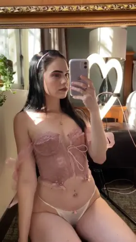 this top makes me feel like a princess 👸🏻