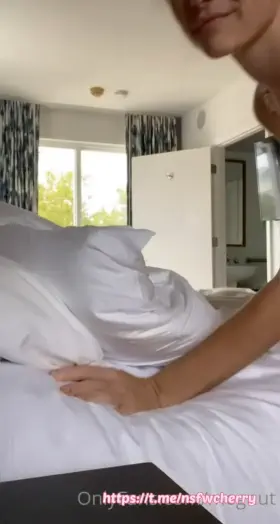 M3gnutt Gorgeous Body - F0lder B3low