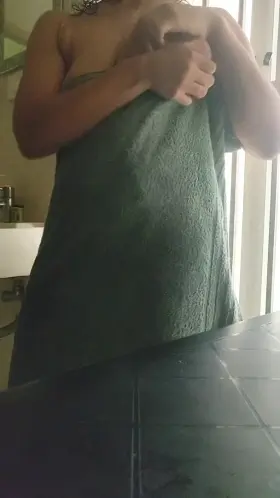 Towel drop for all you lovely folks, stay happy, stay horny 🥰
