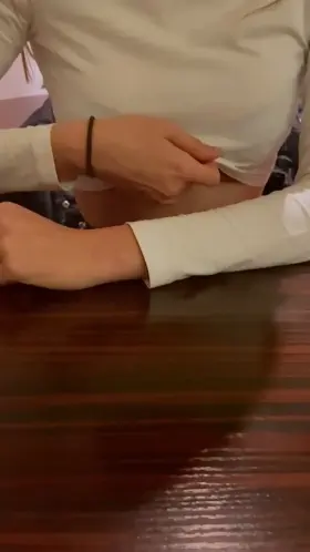 I always get super wet when I massage my tits in public… I think the waitress saw me, i love the risk hehe 😌