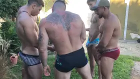 I jerk off with my friends, my uncle discovers us and we give him piss and milk in the face 🥵