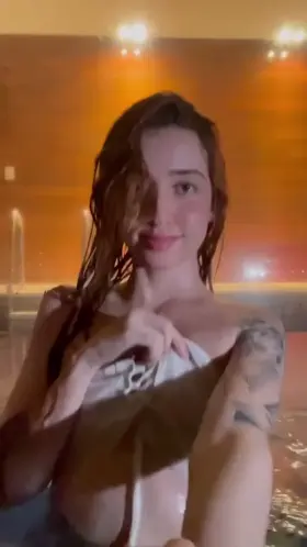 Do I look like a Mermaid or just a random Skank?