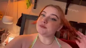 Just a chubby girl that would love you to stare at her boobs