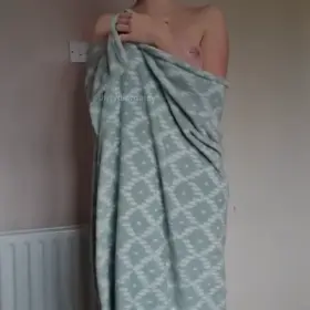 Natural titty teen here :) would you fuck me?