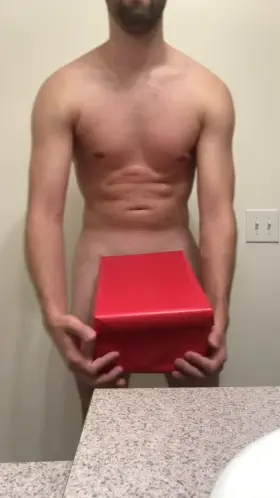 Happy 1yr cake day to me! Who wants to celebrate and open their Christmas gift early? 🎁🥳