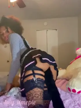 Do you want to pet the kitty? 😽💕