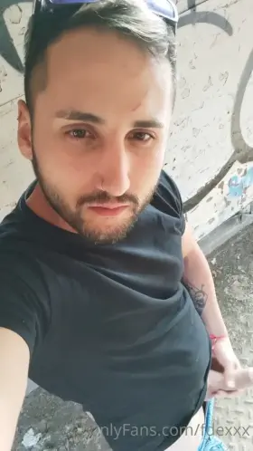 masturbating in a train station 🥵 would you like to meet me and suck my cock? go to comment section for all my hot content 💎 💦🍆