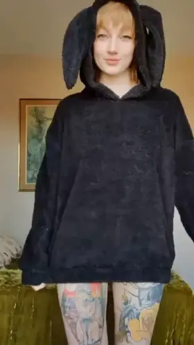 My carpet always matches the drapes :)