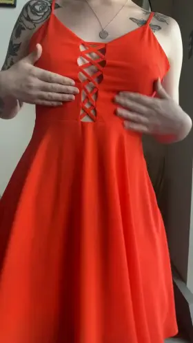 I love sundresses, but I needed to take it off so I could show you my body :)