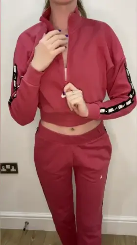 I strip on command😌