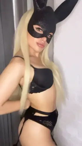 Should I strip in this subreddit more often for you guys? 🙄I'm insecure