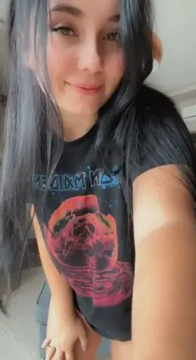 Bouncy brunette for you!