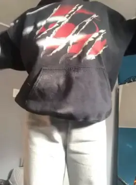 I should buy more tight clothes