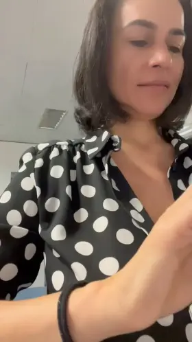 Superlative AOC doppelgänger u/BustyNanda www.tinyurl.com/BustyNandaTits