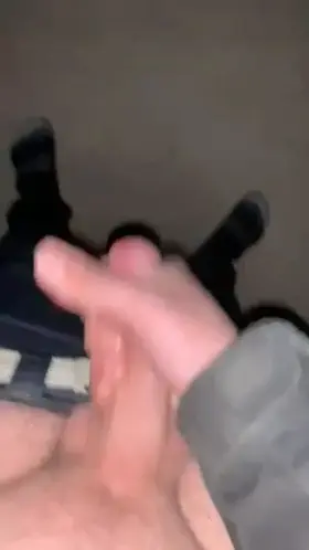 I like cumming in the cold, who likes sucking dick in it tho?