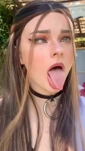 Do you wanna fuck my cute little face? 🥴