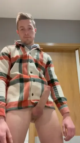 Public toilets always gets me hard 😜