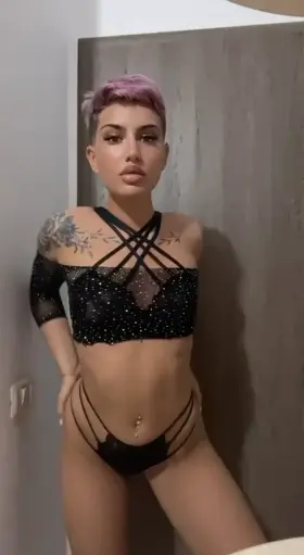 It's getting colder, let's keep each other warm