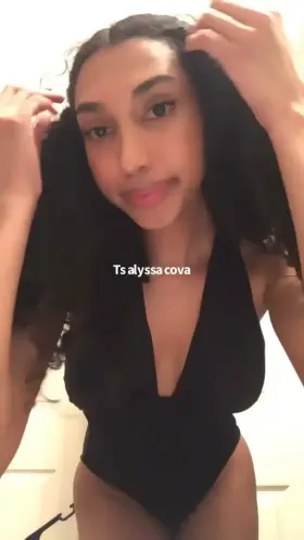 Tell me my girlcock is beautiful 🥰😝