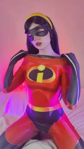 Violet Parr from The Incredibles by Babyvillain