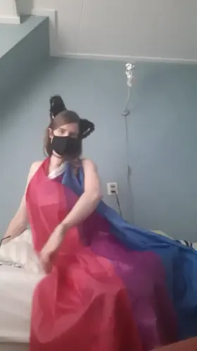 Wanna see what's underneath~?