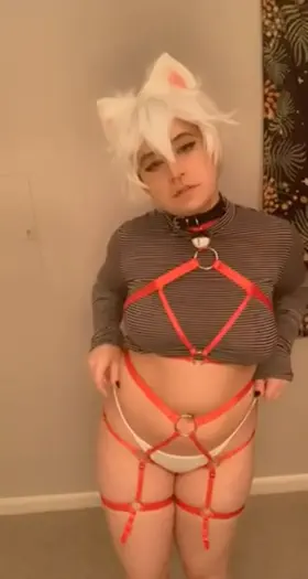 Do you like my new outfit? 🥺 (he/him)