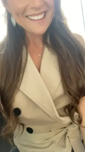 Your new [f]avorite office slut 😉🤭