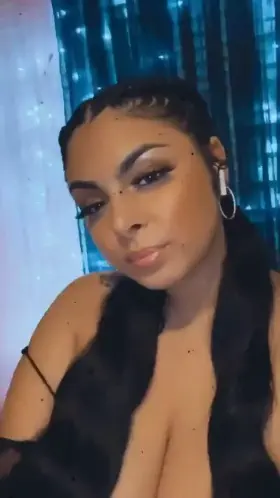 so here's my tits 🤣💚💙💚