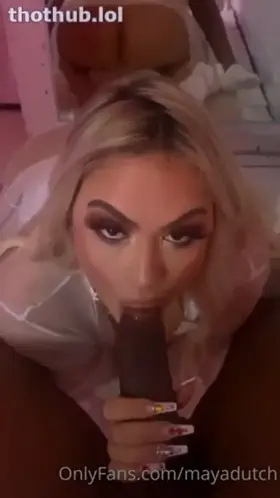 Big Booty Bimbo Blows Dick