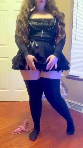 stop and tell me if my pussy is cute!