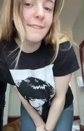 Setting the titties free :D [gif]