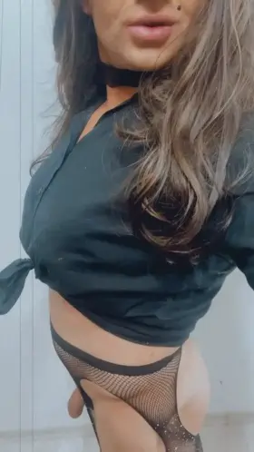 Do you like girls with big clitties? 😋