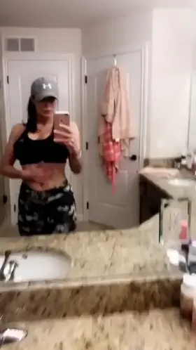 Mom keeps sending me snaps (48)