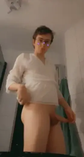 Waiting for daddy to come claim me 😘