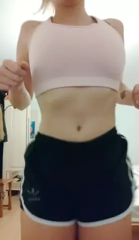 Who wants to be my workout buddy? 😜🇸🇪