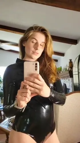 My favourite bodysuit 🖤 Made by Kinkside Latex 🌟