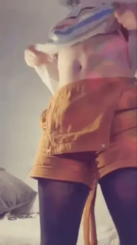 [OC F22] Hi there, do you like the pattern on my bikini? :3 <3