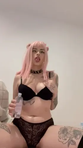 ur fav little eGirl started to record vids 👉👈