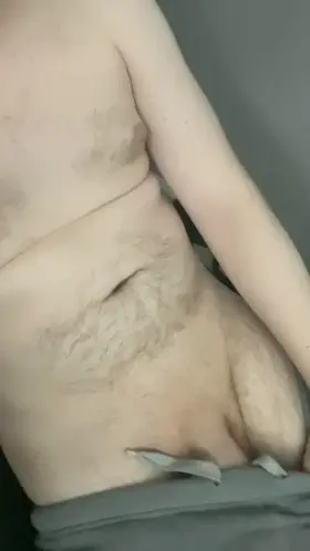 Chubby girls and femboys make this goon stick twitch.