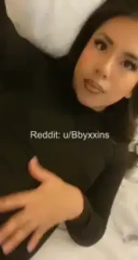 I don’t wanna get out of bed 🥺💞 come cuddle!!