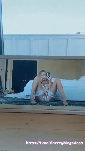 She's So Amazing Girl - L!nk is C0mment