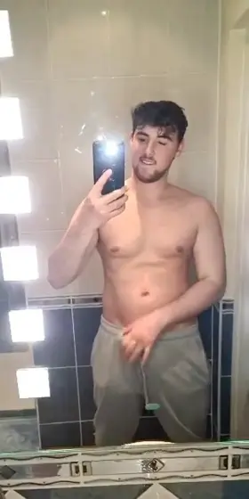 Anyone wanna get railed rn?